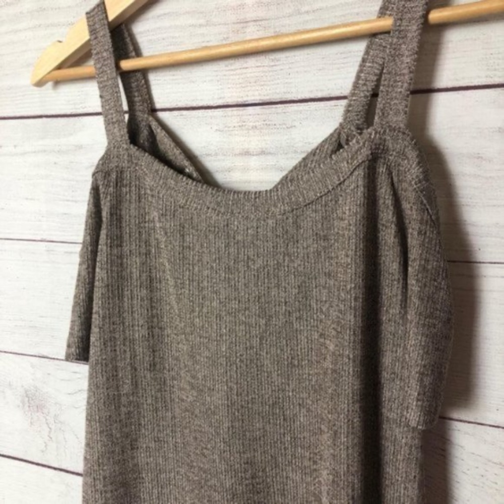 Haute Monde Cold Shoulder Lace Up Top M - Picture 3 of 5